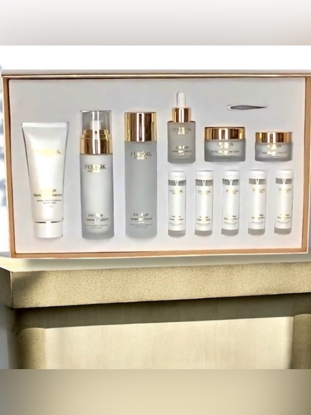 🎁 NEW • Luxury Age-Renewal Skincare Set with 24K Elements - Picture 1 of 9